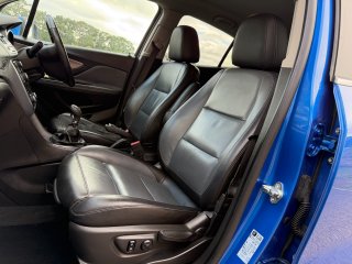 /photos/9857/037df17d-4af3-3673-6cc7-685694bf637b_i320x240.jpg