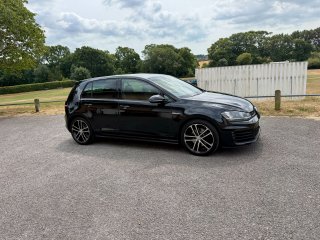 /photos/9857/d73939e6-095f-9ce7-94b3-c2fff3c3b3a8_i320x240.jpg